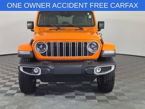 Certified 2025 Jeep Wrangler Unlimited Sahara AWD/4WD image 4