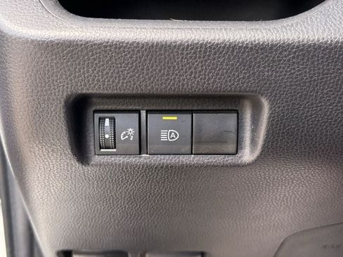 Used 2025 Toyota RAV4 XLE FWD image 24