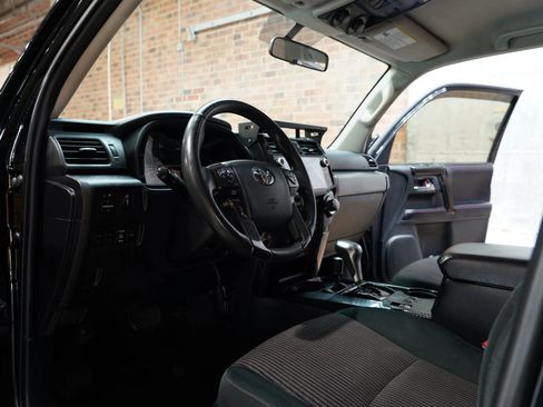 Used 2017 Toyota 4Runner TRD Off-Road image 36