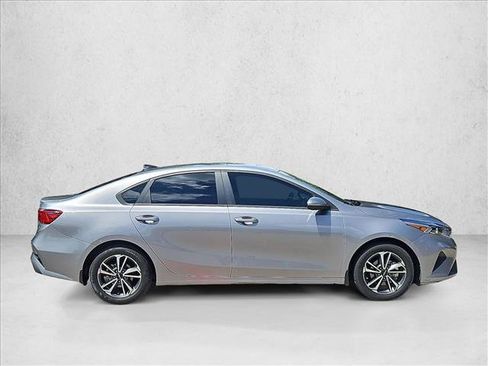 Used 2024 Kia Forte LXS FWD image 4