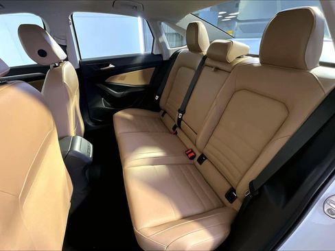 Used 2021 Volkswagen Jetta SE w/ SE Cold Weather Package image 20