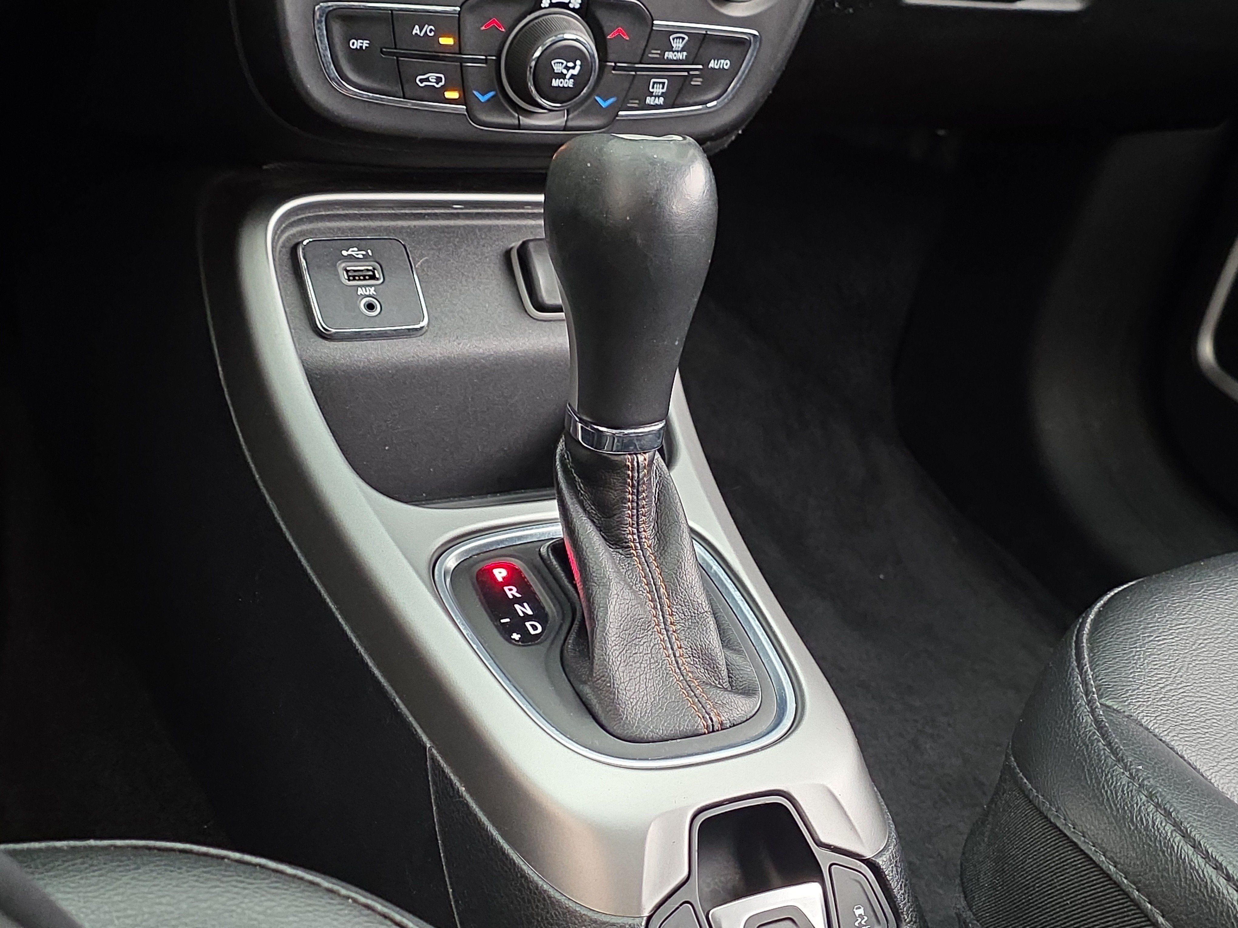 Used 2019 Jeep Compass Latitude w/ Popular Equipment Group FWD image 18