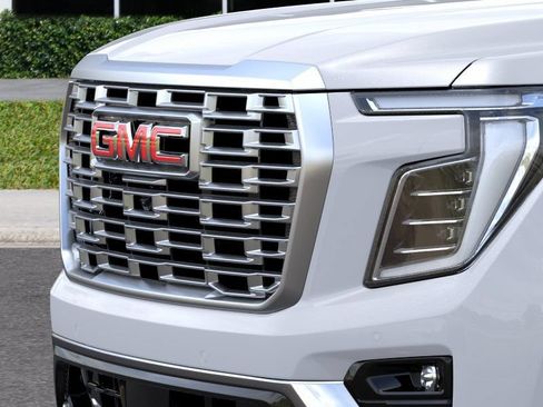 New 2026 GMC Yukon Denali w/ Denali Reserve Package AWD/4WD image 13