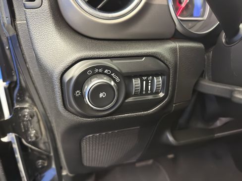Used 2021 Jeep Wrangler Unlimited Rubicon image 14