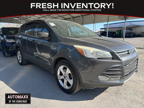 Used 2015 Ford Escape SE image 1