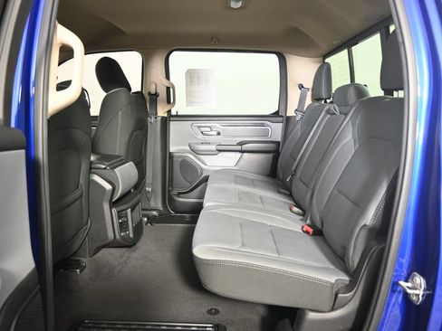 Used 2019 RAM 1500 Big Horn AWD/4WD image 17
