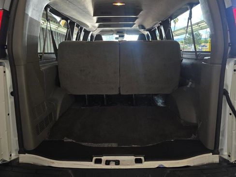 Used 2025 Chevrolet Express 3500 LT w/ LT Preferred Equipment Group RWD image 9