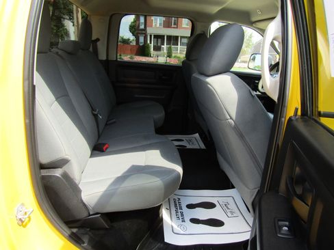 Used 2017 RAM 2500 Tradesman w/ Chrome Appearance Group image 15