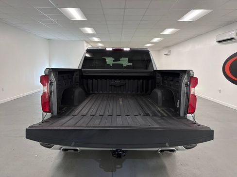 Used 2025 Chevrolet Silverado 1500 LTZ AWD/4WD image 8