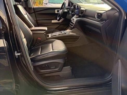 Used 2022 Ford Explorer XLT w/ Equipment Group 202A image 36