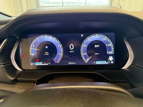 Used 2024 Jeep Grand Cherokee Limited w/ Luxury Tech Group II image 30