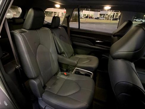 Used 2025 Toyota Grand Highlander Limited image 20