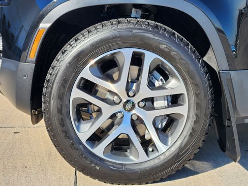 Certified 2025 Land Rover Defender 130 S image 11