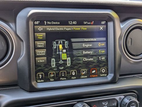 Used 2023 Jeep Wrangler Unlimited w/ Cold Weather Group image 18