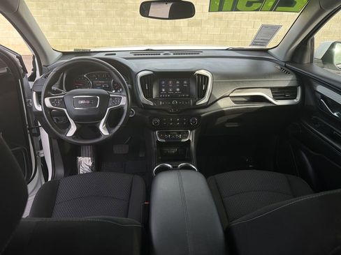 Used 2024 GMC Terrain SLE image 19