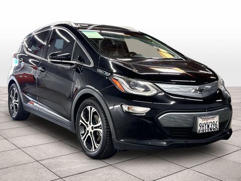 Used 2018 Chevrolet Bolt Premier w/ Driver Confidence II Package FWD image 2