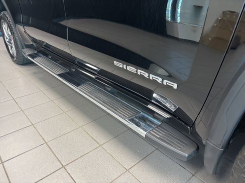 Used 2025 GMC Sierra 1500 SLT w/ SLT Premium Plus Package AWD/4WD image 11