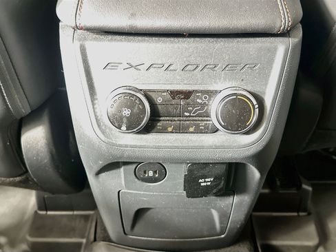 Used 2025 Ford Explorer ST RWD image 28