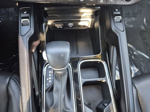 Certified 2025 Kia Telluride S image 11