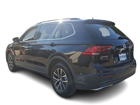 Used 2019 Volkswagen Tiguan SE w/ Panoramic Sunroof Package image 4