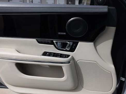 Used 2019 Jaguar XJ R-Sport image 50