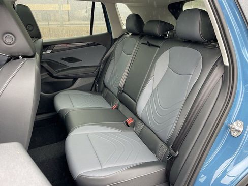 New 2026 Volkswagen Tiguan SE image 18