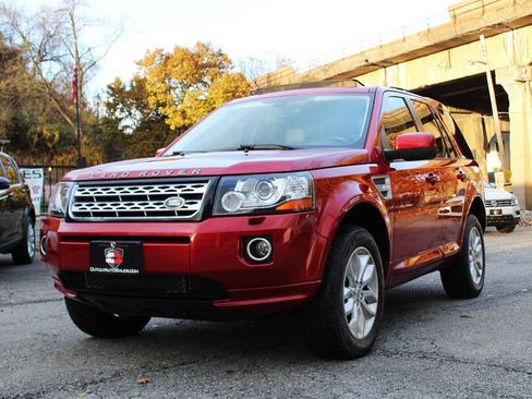 Used 2014 Land Rover LR2 HSE image 3