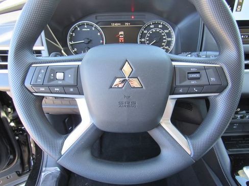 New 2026 Mitsubishi Outlander ES image 28