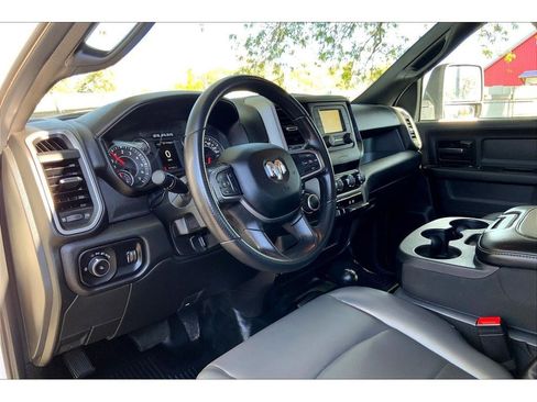 Used 2024 RAM 3500 Tradesman image 16