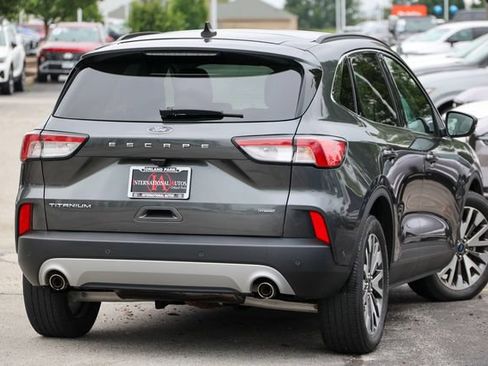 Used 2020 Ford Escape Titanium FWD image 3