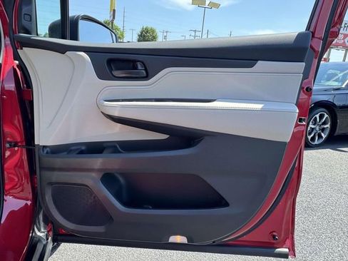 Certified 2026 Honda Odyssey EX-L image 6