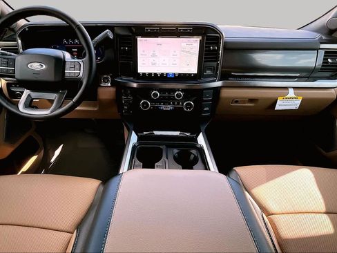 Used 2024 Ford F250 Lariat w/ Sport Appearance Package AWD/4WD image 15