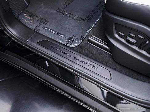 Used 2025 Porsche Cayenne GTS image 43