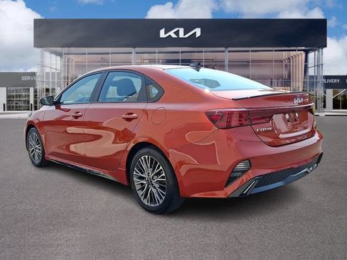Used 2023 Kia Forte GT-Line w/ GT-Line Premium Package FWD image 4