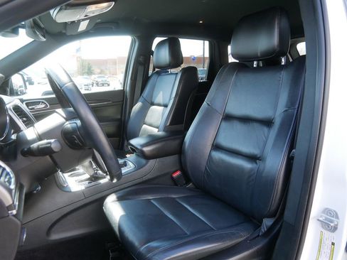 Used 2018 Jeep Grand Cherokee Limited image 11