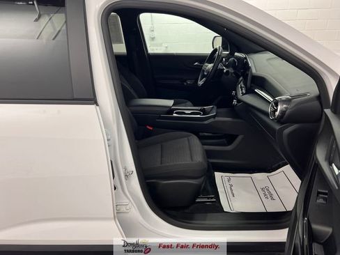 Used 2025 Chevrolet Equinox LT FWD image 40
