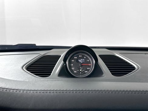 Certified 2019 Porsche 911 Carrera S image 24