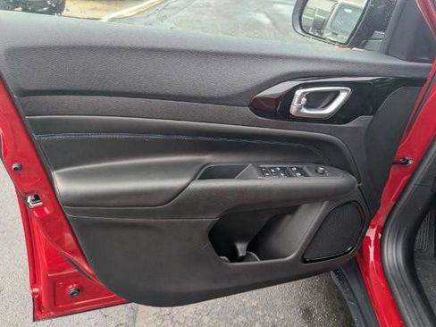 New 2026 Jeep Compass Latitude image 10