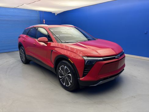Used 2024 Chevrolet Blazer EV LT AWD/4WD image 2