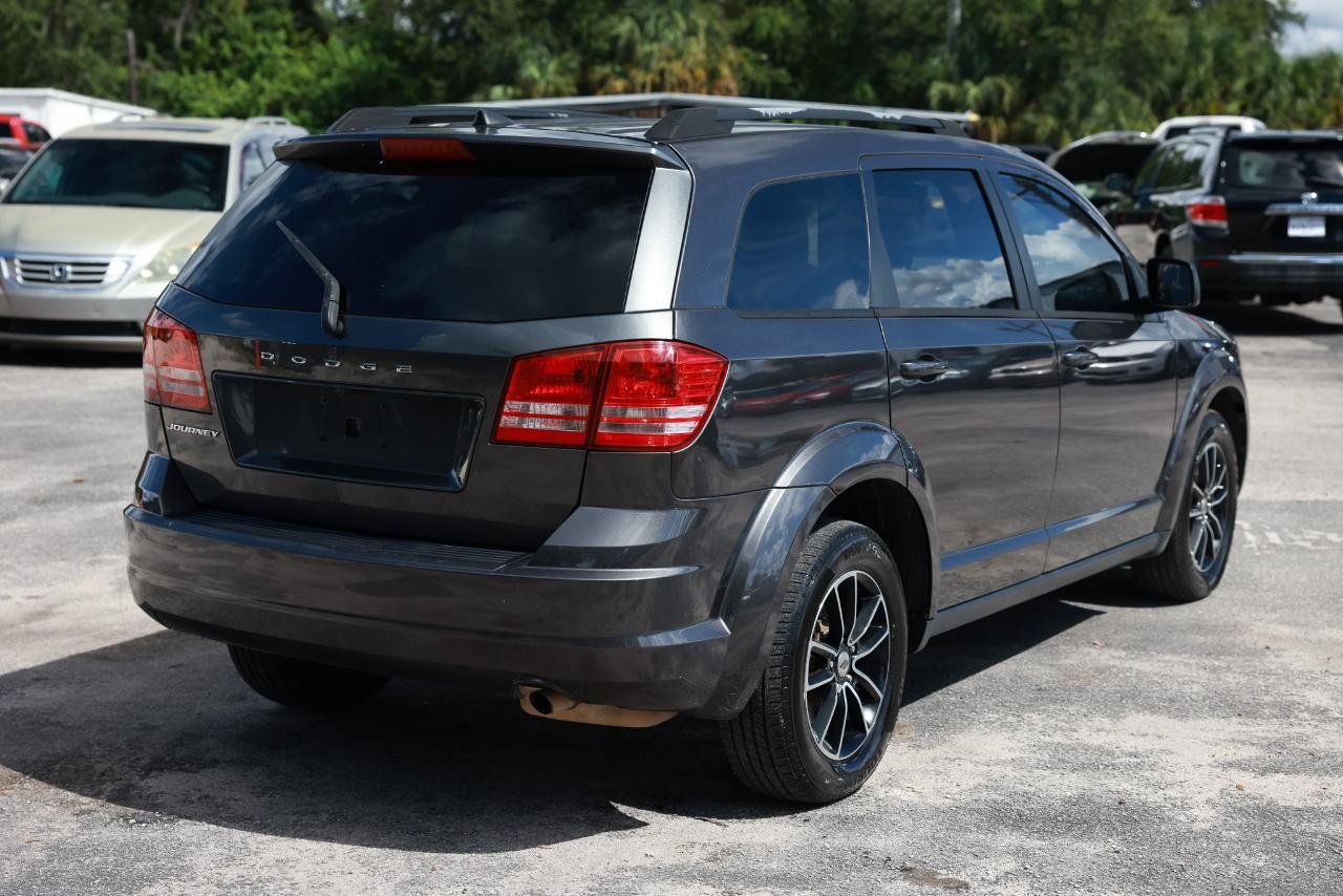 Used 2018 Dodge Journey SE w/ Connectivity Group FWD image 11