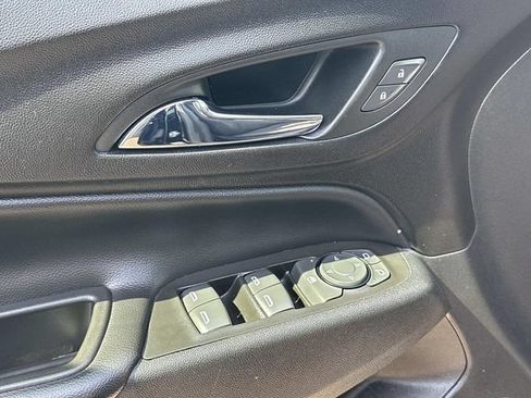 Used 2022 Chevrolet Equinox LT FWD image 15
