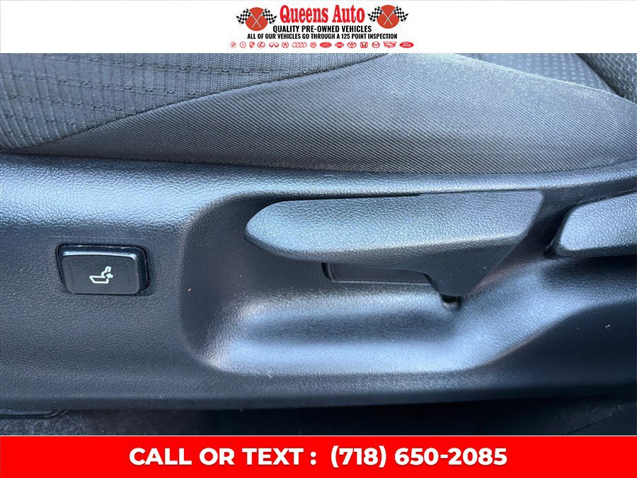 Used 2018 Toyota C-HR XLE FWD image 22