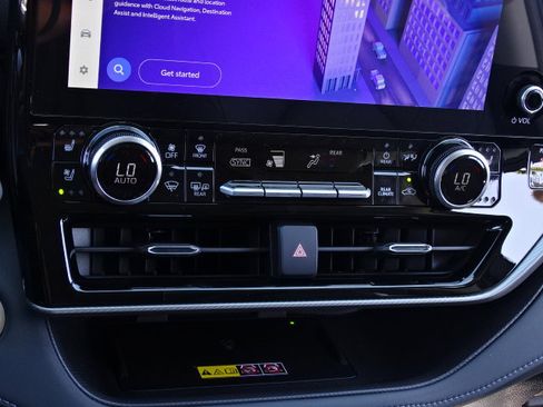 New 2026 Toyota Highlander Platinum AWD/4WD image 22