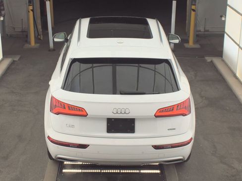 Used 2020 Audi Q5 2.0T Premium w/ Convenience Package image 8