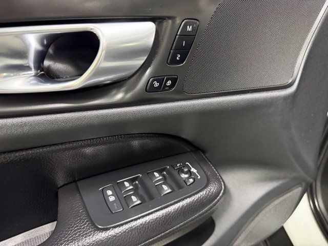 Used 2022 Volvo V60 T5 Cross Country w/ Advanced Package AWD/4WD image 21