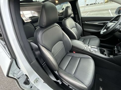 Certified 2025 INFINITI QX50 Luxe image 25