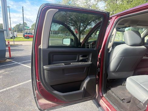 Used 2017 RAM 1500 Express AWD/4WD image 13
