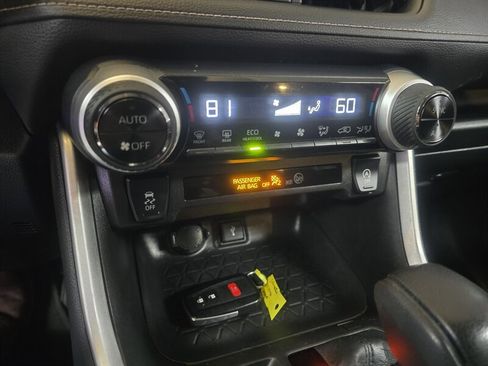 Used 2022 Toyota RAV4 XLE image 24