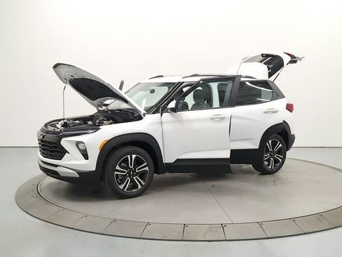 New 2026 Chevrolet TrailBlazer LT w/ LPO, Blackout Package image 11