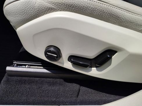 Used 2023 Volvo XC90 B6 Plus w/ Protection Package Premier image 12